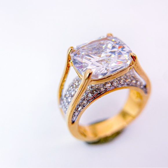 Gold Tone Cushion Cut Cubic Zirconia High Profile Ring. Size 6. - Picture 9 of 11